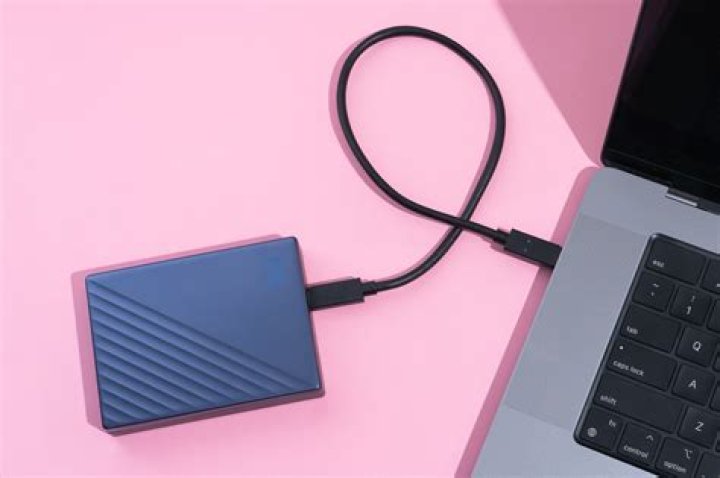 Can virus transfer to external hard drive?