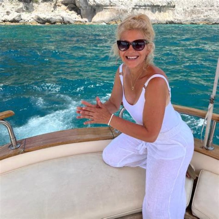 Digging Deep Into Donna Sinatra D'Alessandro's Life And Legacy [Must-Read]