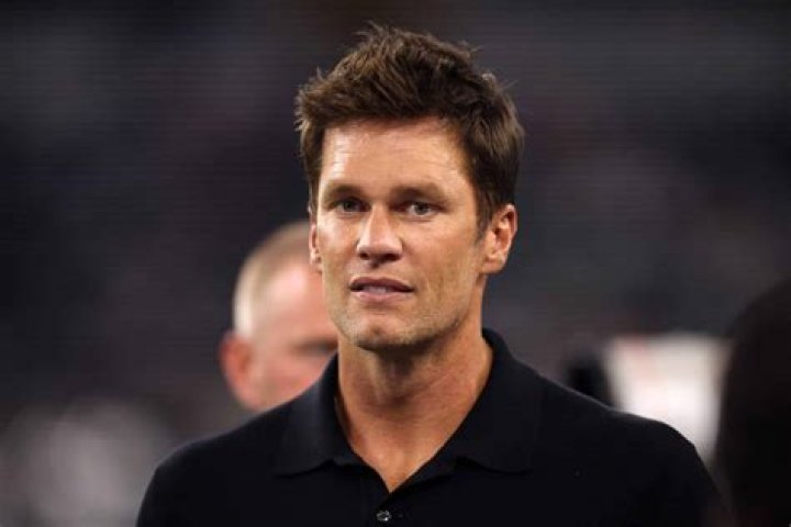 How much does Tom Brady sleep?