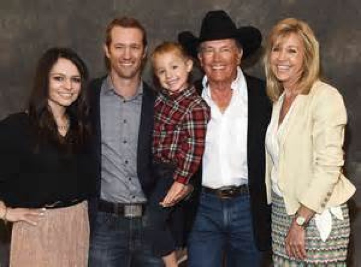 Is baby blue about George Straits daughter?