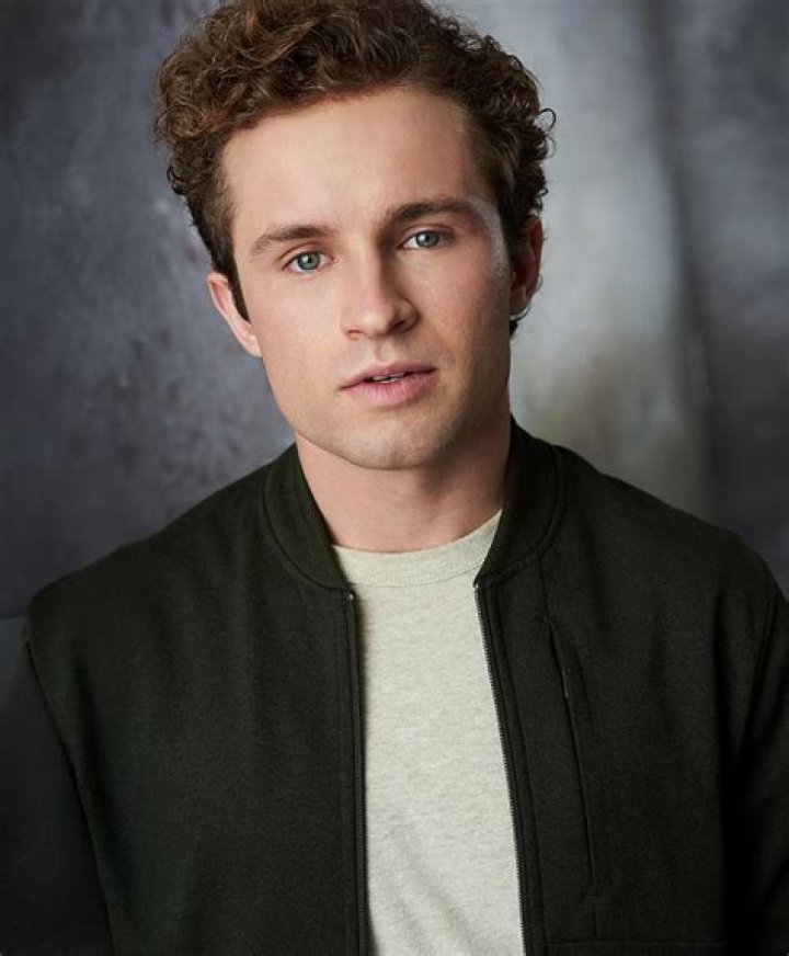 Is Sean Giambrone Married The Ultimate Guide