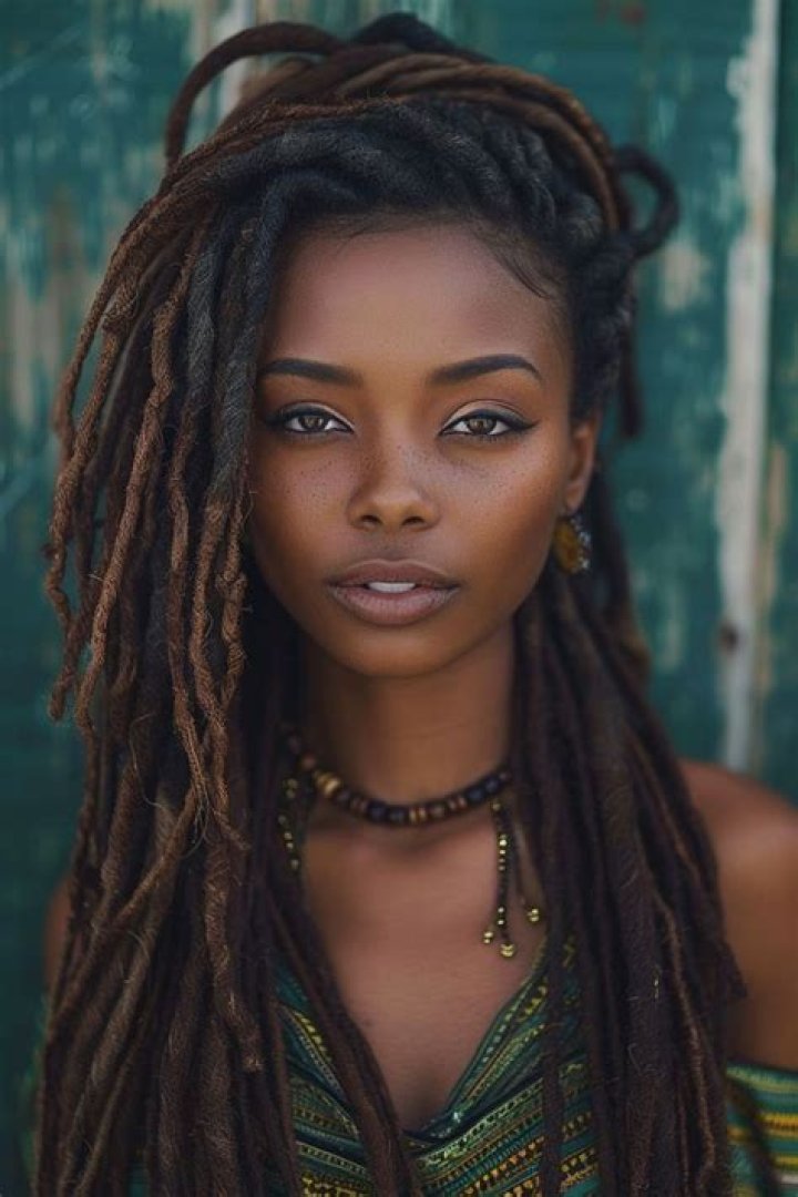 Radiant Actresses Adorned With Dreads: A Captivating Gaze