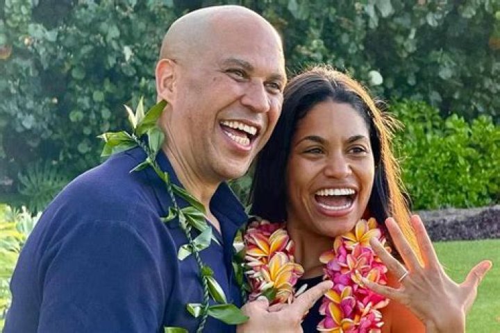 Uncover Rosario Dawson's Relationship Status And Marriage Views