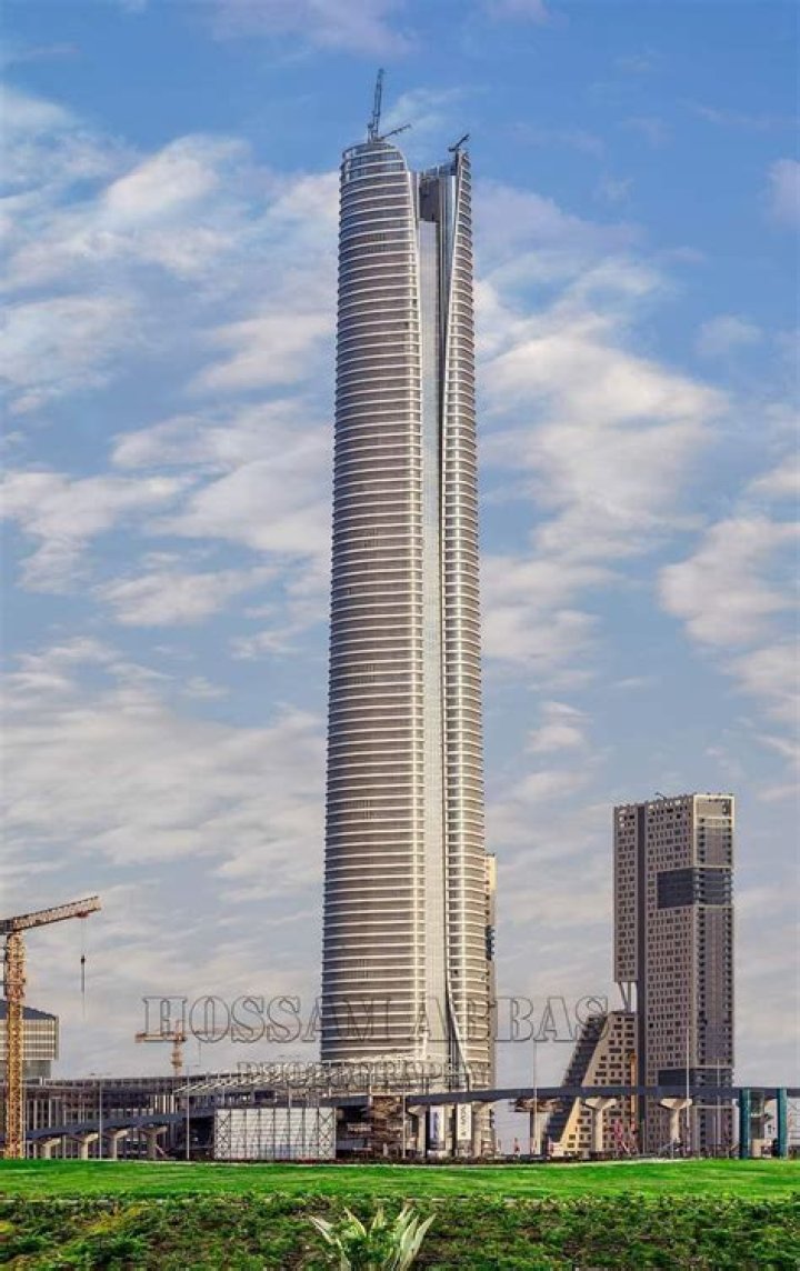 Unveiling David Laid's Towering Height: A Comprehensive Analysis