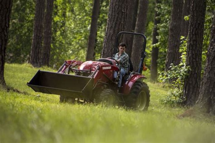 What are the do's and don'ts in operating a tractor?
