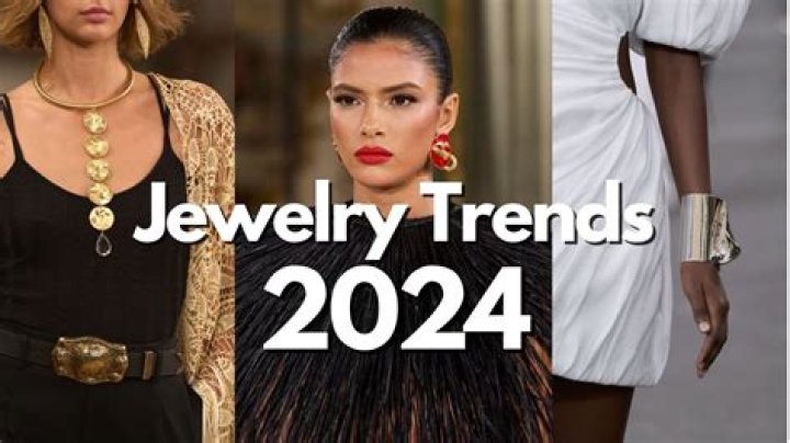 What kind of jewelry is popular in 2021?